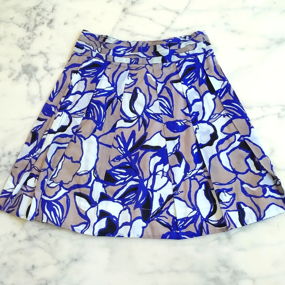 NWT. The Limited 100% Cotton Multi Color Floral Pattern Pleated Skirt w/lining.